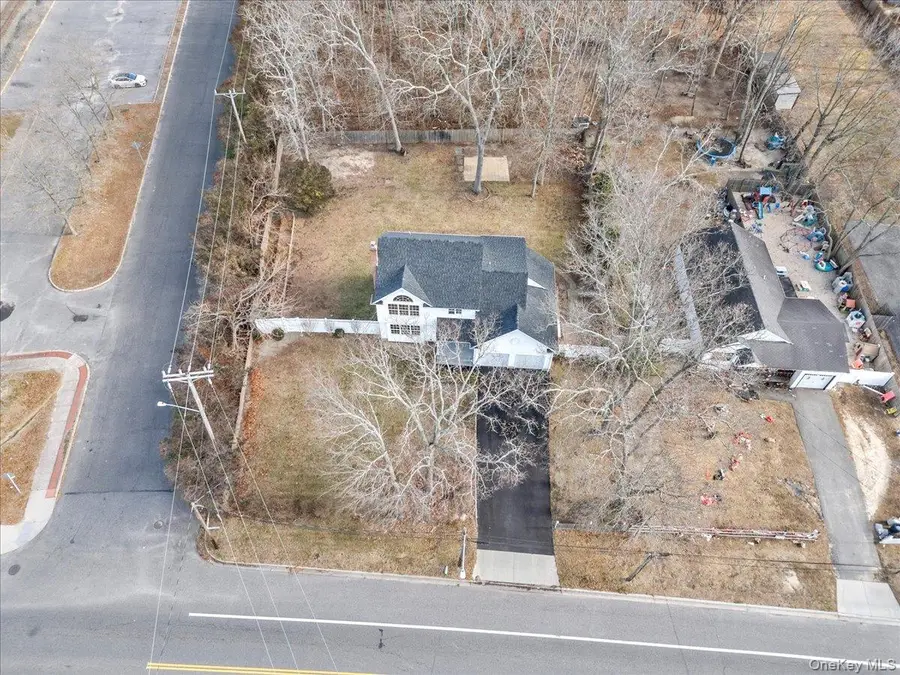 89 Railroad Avenue, Center Moriches, NY 11934 - #3