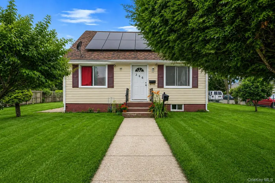 366 Albany Avenue, Amityville, NY 11701 - #2