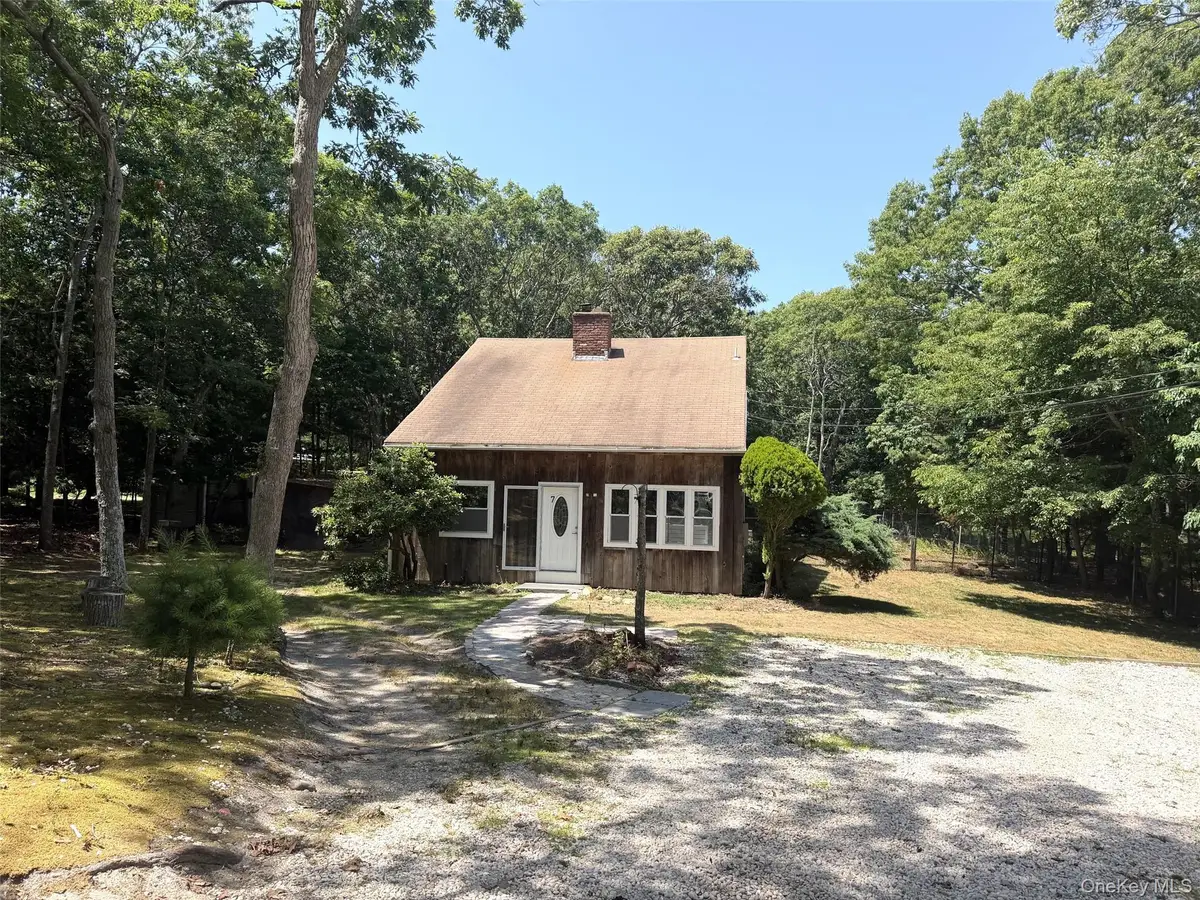 7 Albertines, East Hampton, NY 11937 - #1