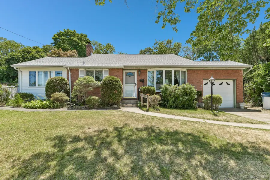 24 Oakley Drive, Huntington Station, NY 11746 - #2