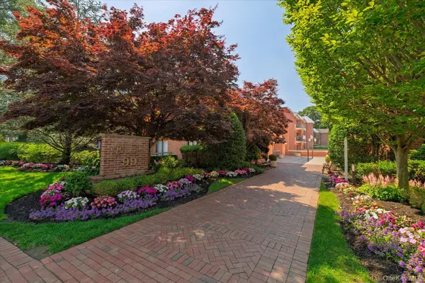 99 S Park Avenue #212, Rockville Centre, NY 11570