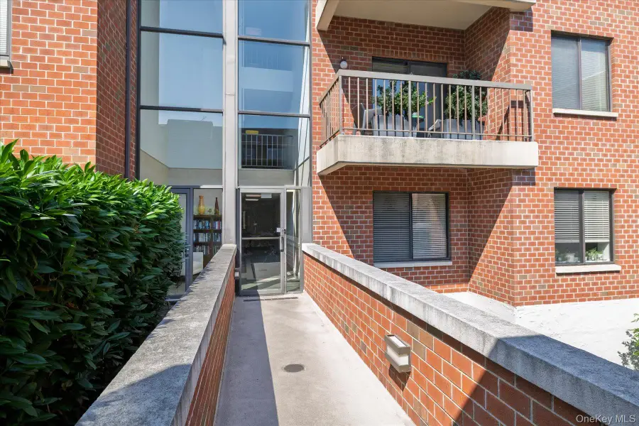 99 S Park Avenue #212, Rockville Centre, NY 11570 - #2