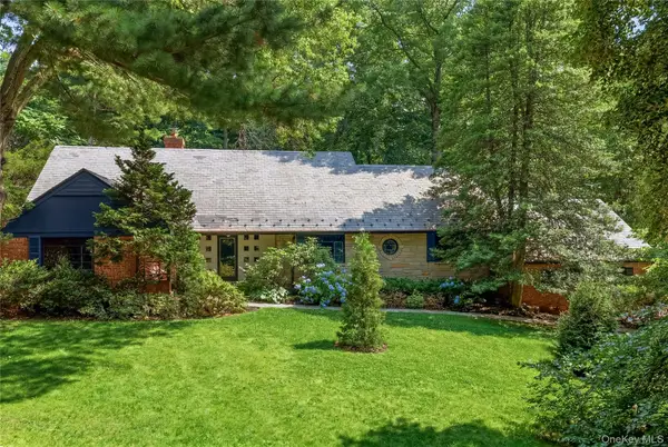 790 Bryant Avenue, Roslyn Harbor, NY 11576