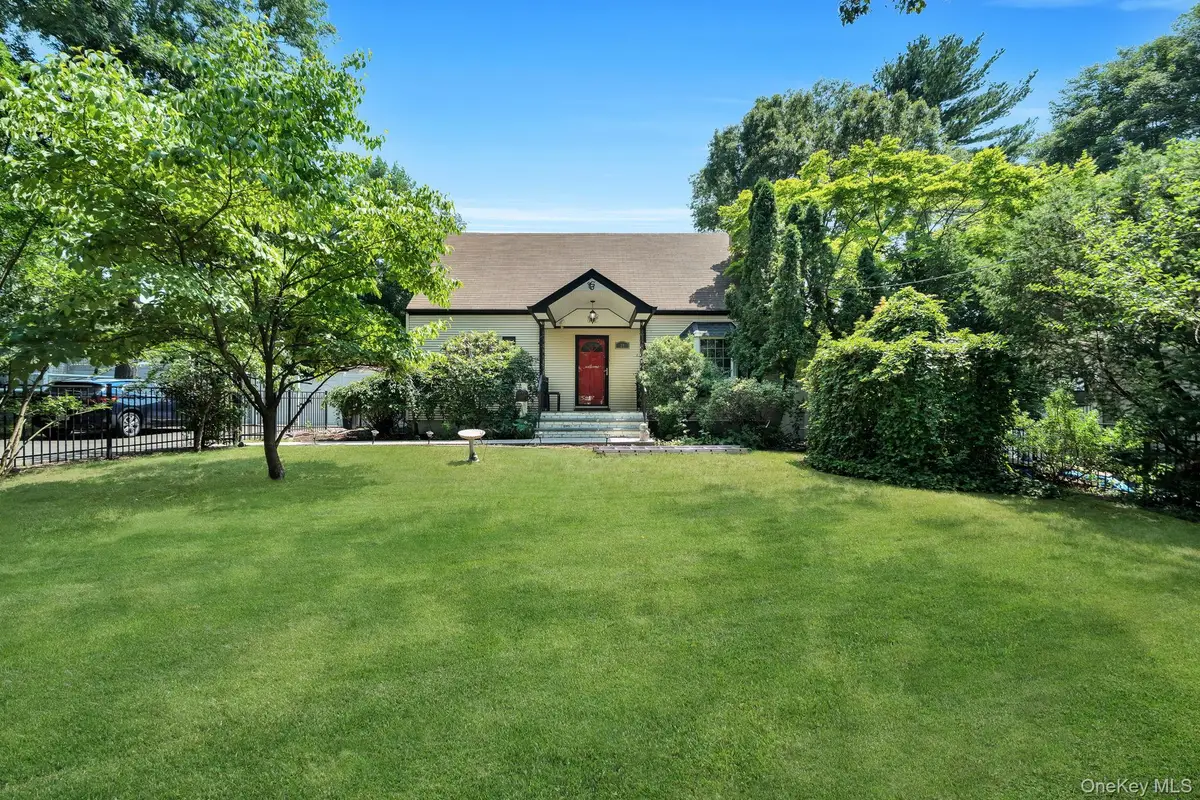 38 E Lyons Street, Melville, NY 11747 - #1