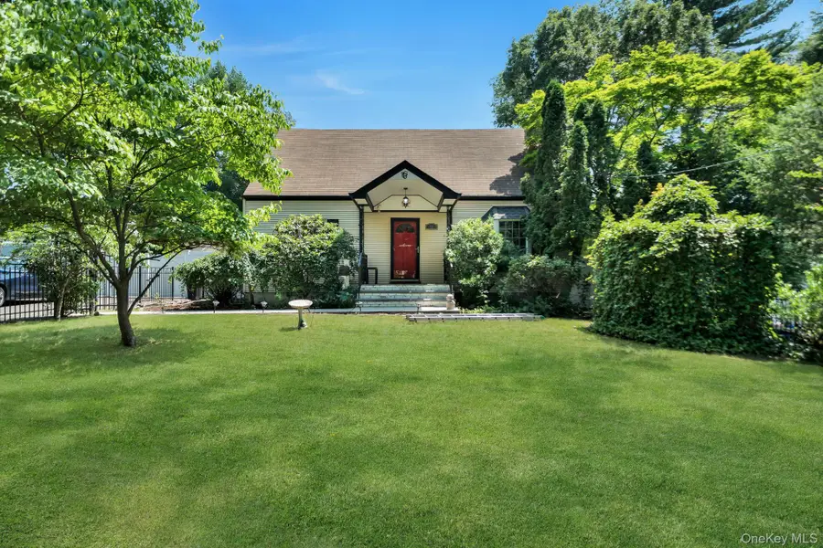 38 E Lyons Street, Melville, NY 11747 - #2