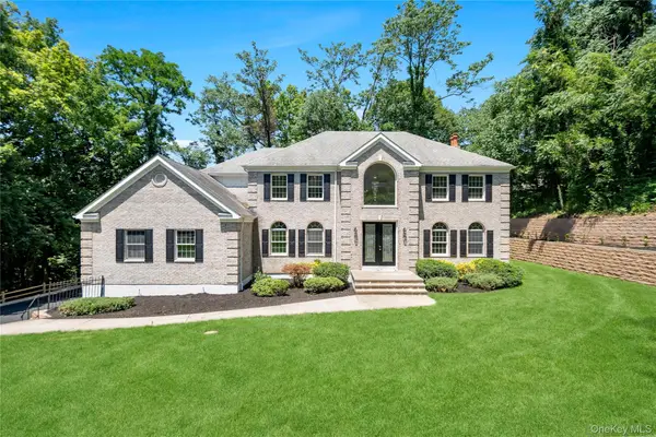 41 Cove Road, Huntington, NY 11743