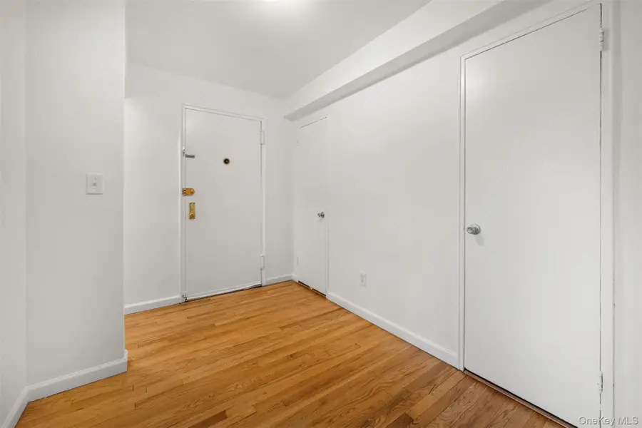 444 Middle Neck Road #1R, Great Neck, NY 11023 - #3