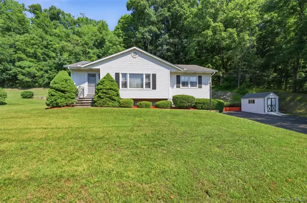 1233 County Route 12, New Hampton, NY 10958