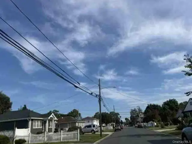 330 Vespucci Avenue, Copiague, NY 11726 - #3