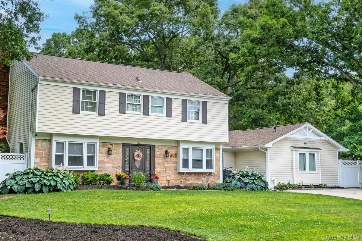 6 Stratton Lane, Stony Brook, NY 11790 - #1