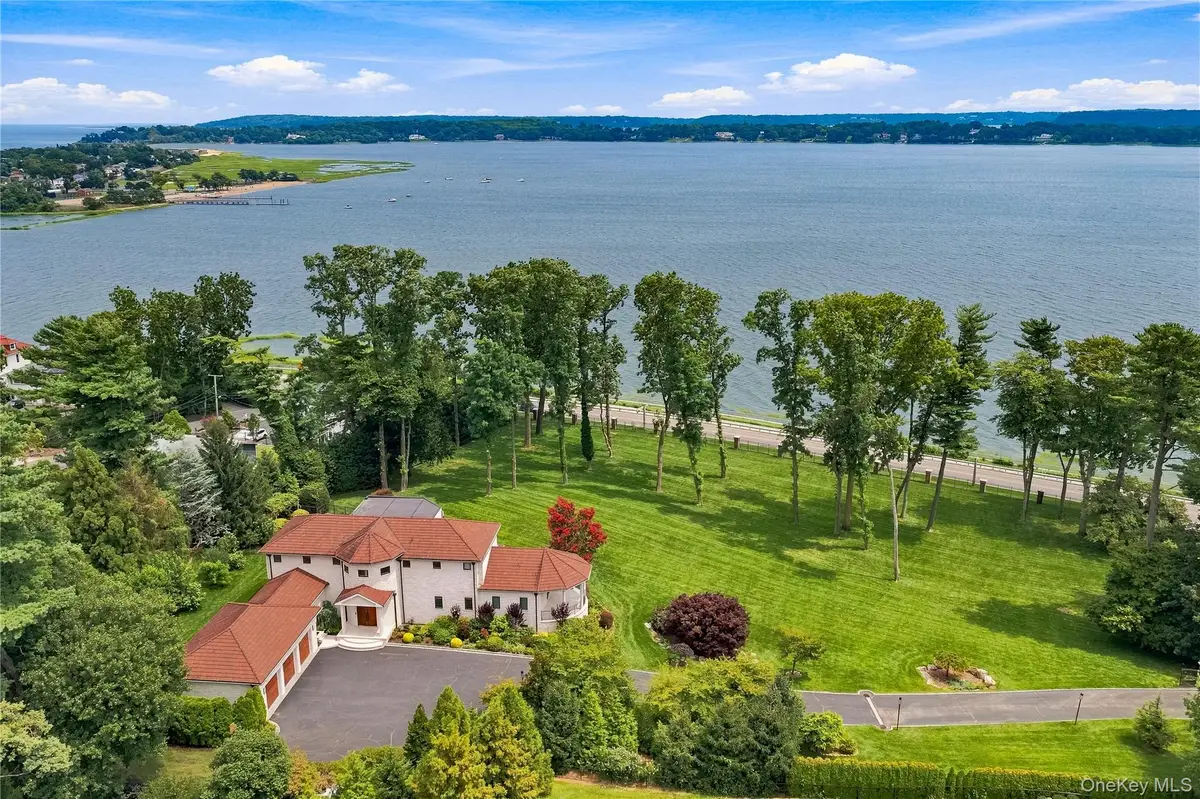 900 W Shore Road, Mill Neck, NY 11765 - #1