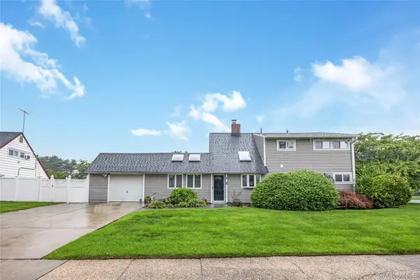 2 Glow Lane, Hicksville, NY 11801