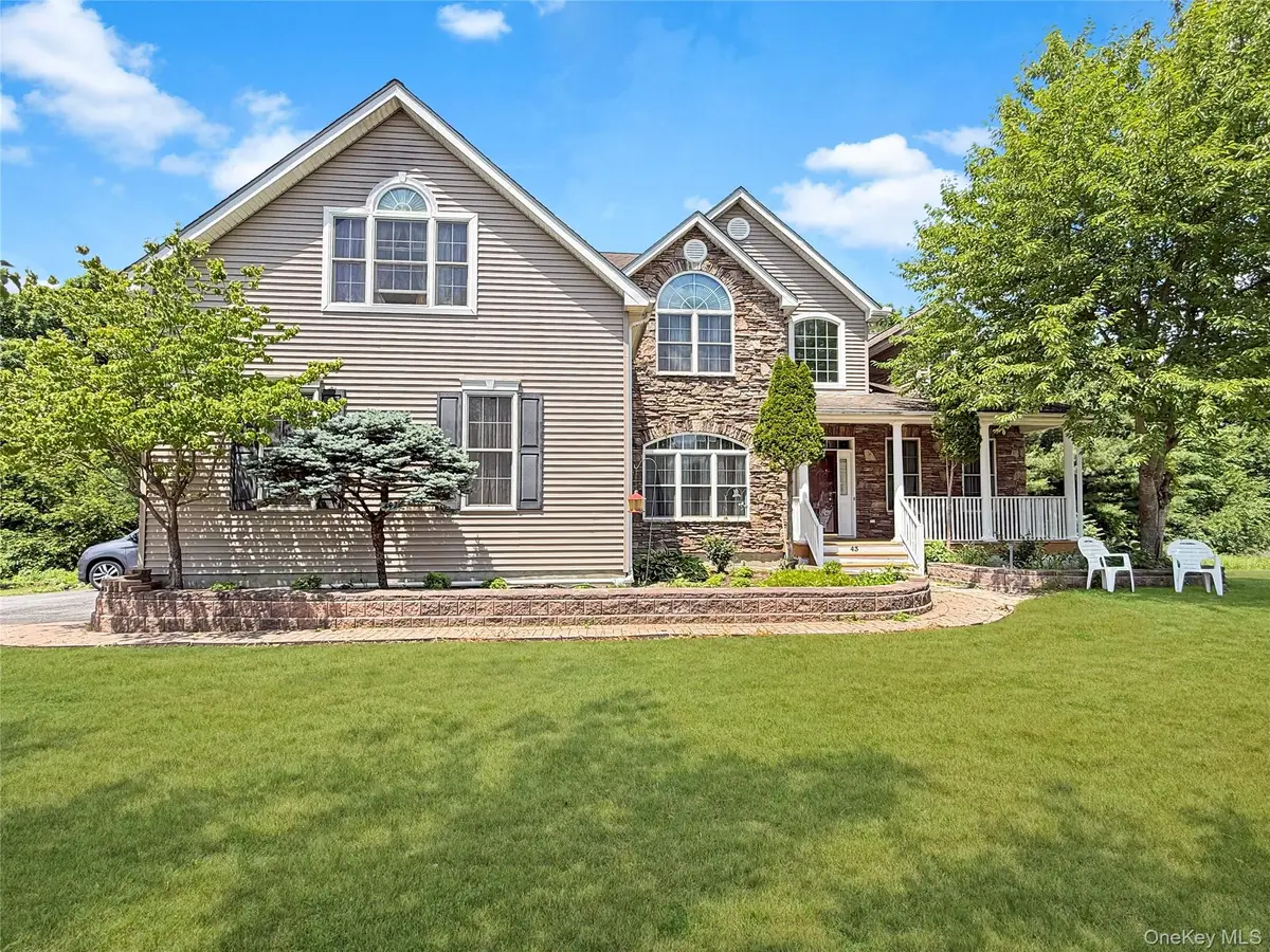 43 Regency Drive, Poughkeepsie, NY 12603 - #1