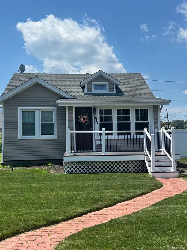156 Fairview Avenue, Bayport, NY 11705