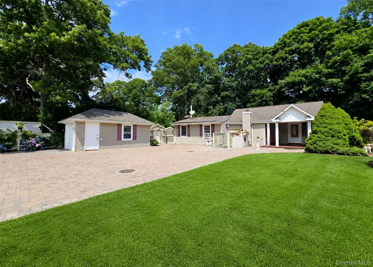 241 Terry Boulevard, Holbrook, NY 11741 - #1