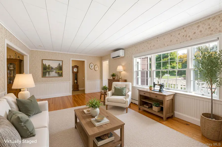 112 Lawrence Avenue, Smithtown, NY 11787 - #3