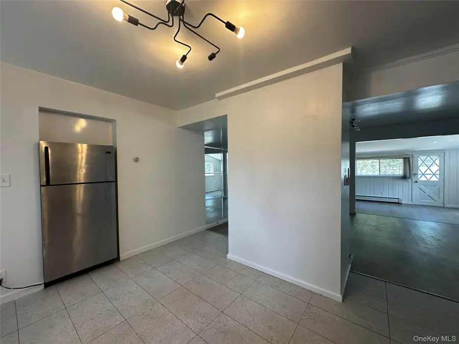 61 Friendly Road, Hicksville, NY 11801 - #3
