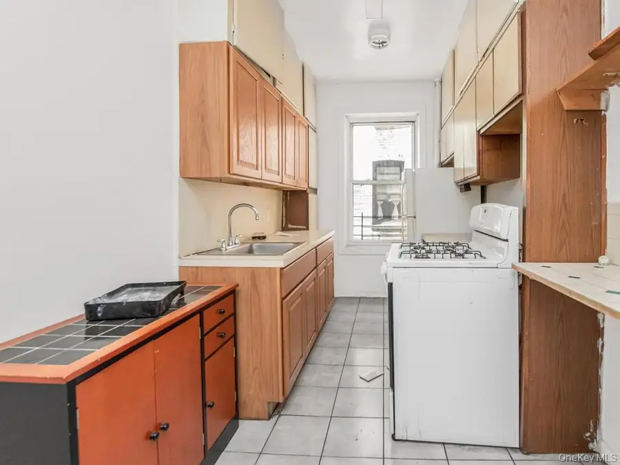2081 Cruger Avenue #4C, Bronx, NY 10462 - #3