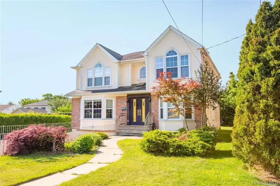 66 Maple Street #A, Roslyn Heights, NY 11577 - #2