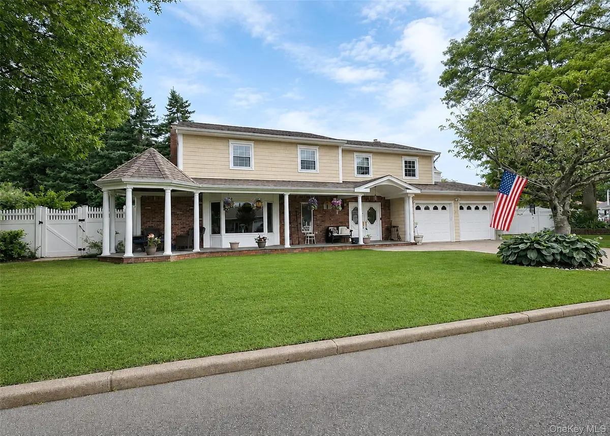 4 Royal Oak Court, Holbrook, NY 11741 - #1