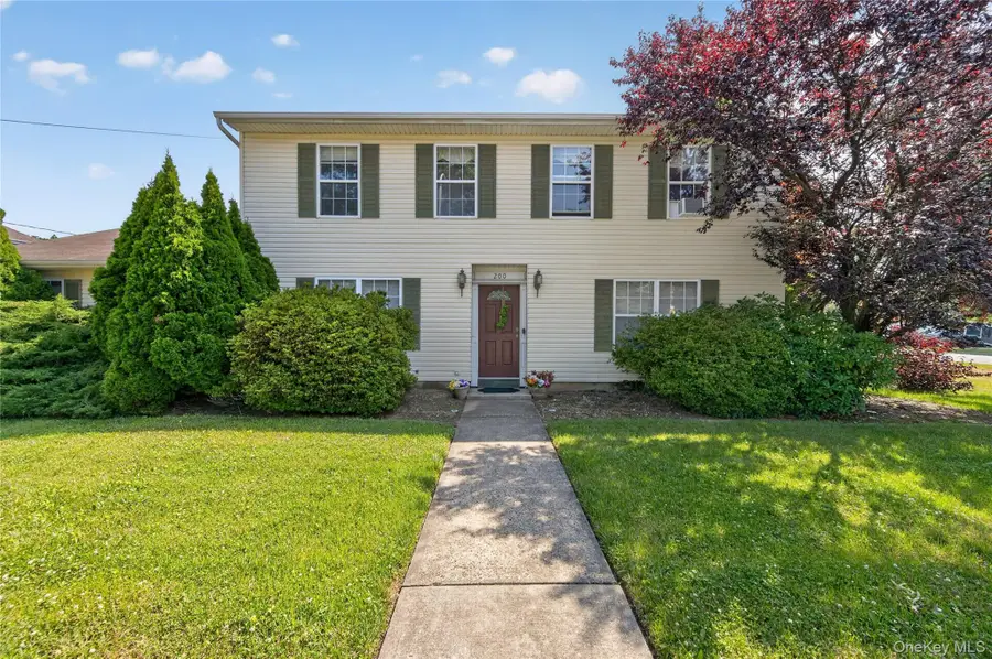 200 Saint Bridgets Lane, Westbury, NY 11590 - #2