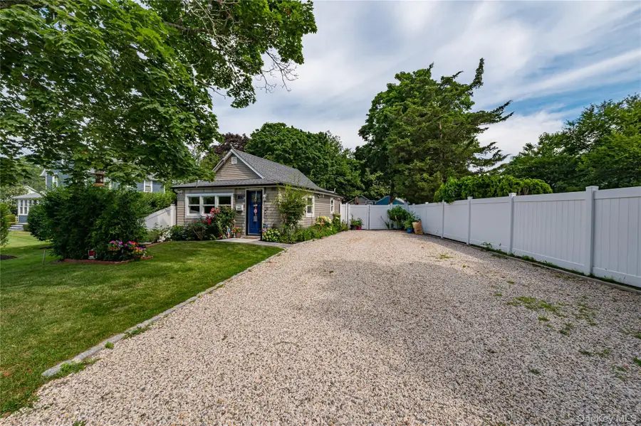 1022 Parkway Street, Riverhead, NY 11901 - #2