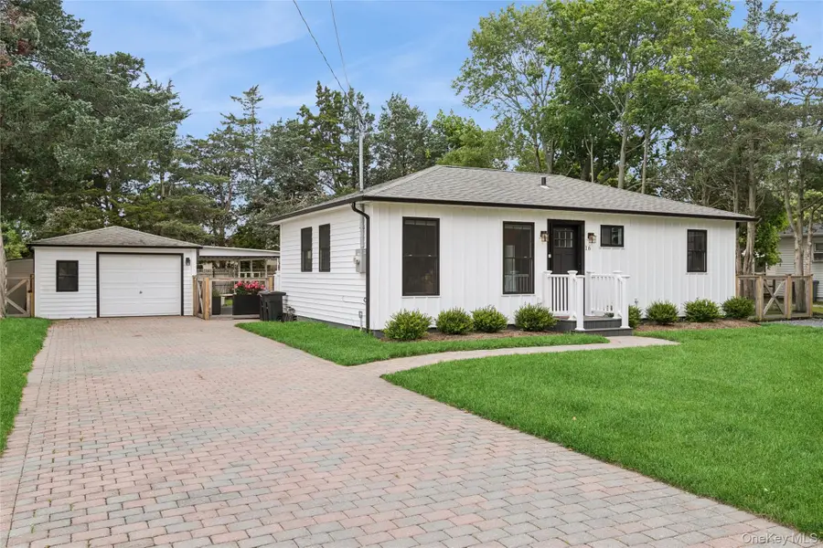 16 Winnie Road, Center Moriches, NY 11934 - #2