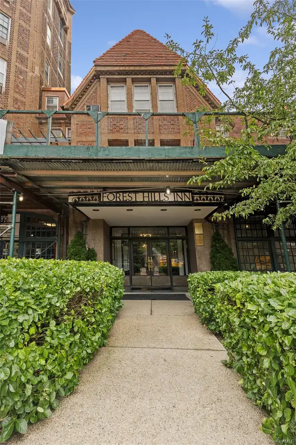 1 Station Square #311, Forest Hills, NY 11375