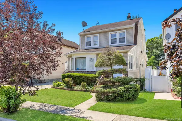352 W Valley Stream Boulevard, Valley Stream, NY 11580