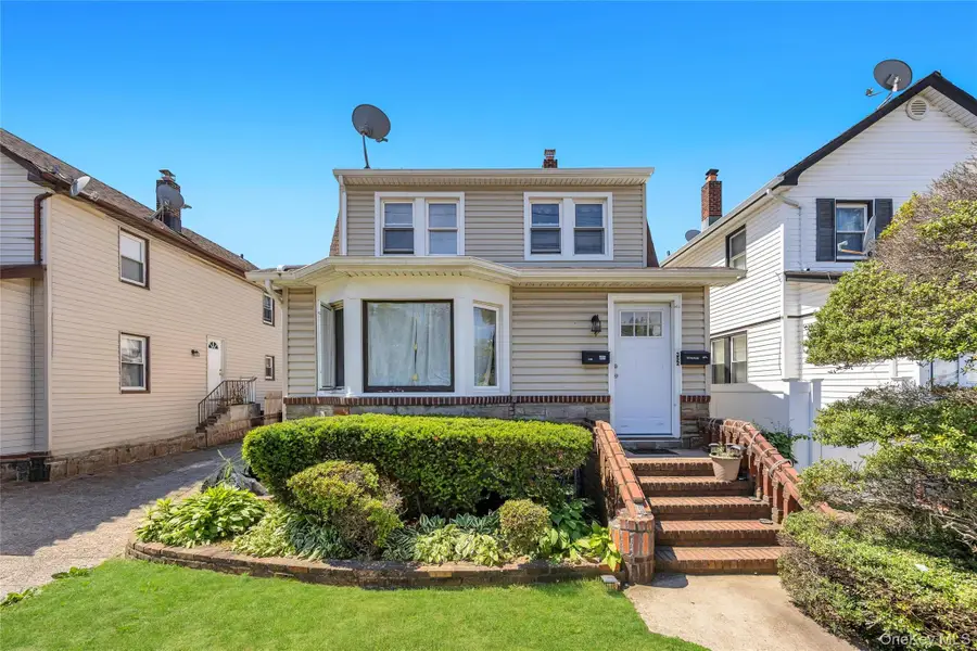 352 W Valley Stream Boulevard, Valley Stream, NY 11580 - #2