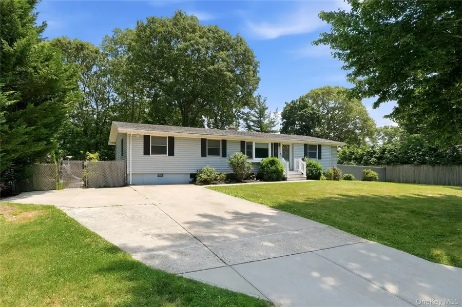3 Herd Lane, East Setauket, NY 11733 - #3
