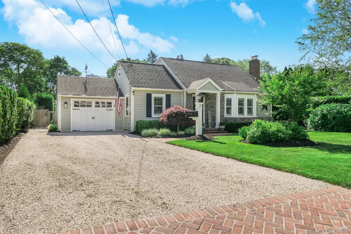 7 Country Club Road, Bellport, NY 11713 - #1