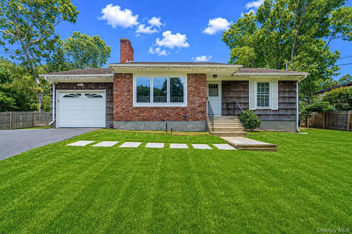 6 Rolling Woods Lane, Hampton Bays, NY 11946 - #1