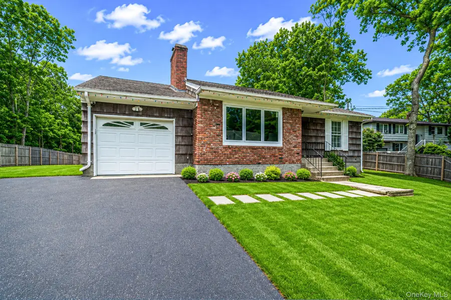 6 Rolling Woods Lane, Hampton Bays, NY 11946 - #2