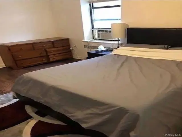 7 Bond Street #2C, Great Neck, NY 11021 - #3