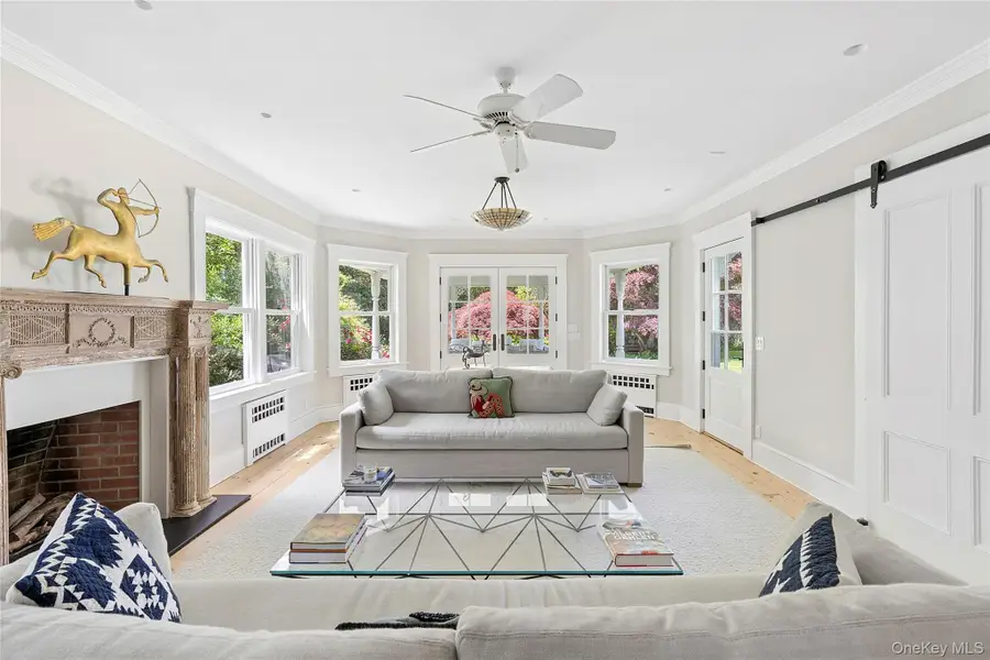 55 Post Crossing, Southampton, NY 11968 - #3