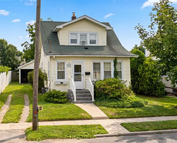 711 S Broadway, Lindenhurst, NY 11757