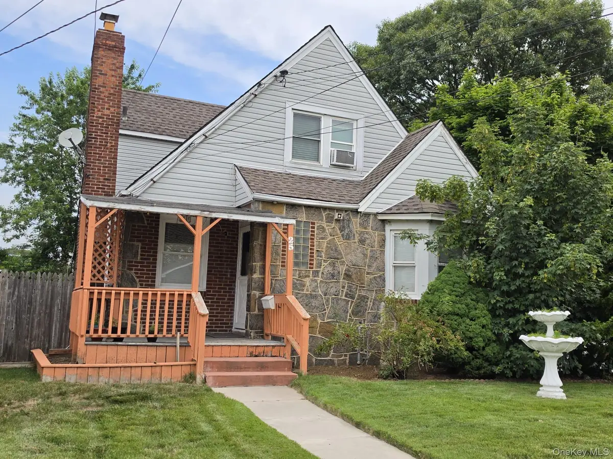25 Gold Street, Valley Stream, NY 11580 - #1