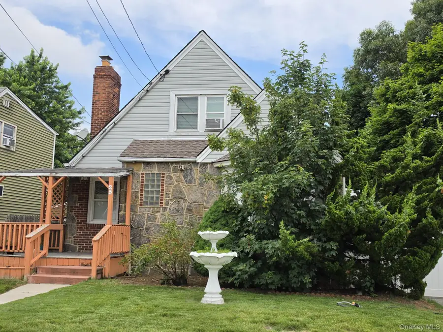25 Gold Street, Valley Stream, NY 11580 - #3