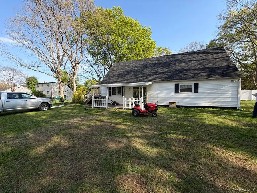 41 Fig Street, Central Islip, NY 11722 - #3
