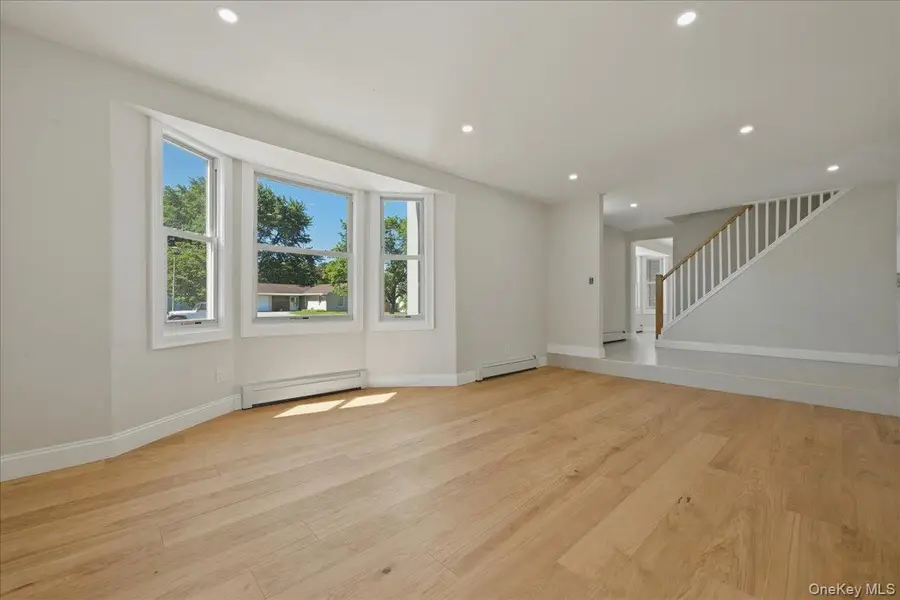5 Bernice Court, Coram, NY 11727 - #3