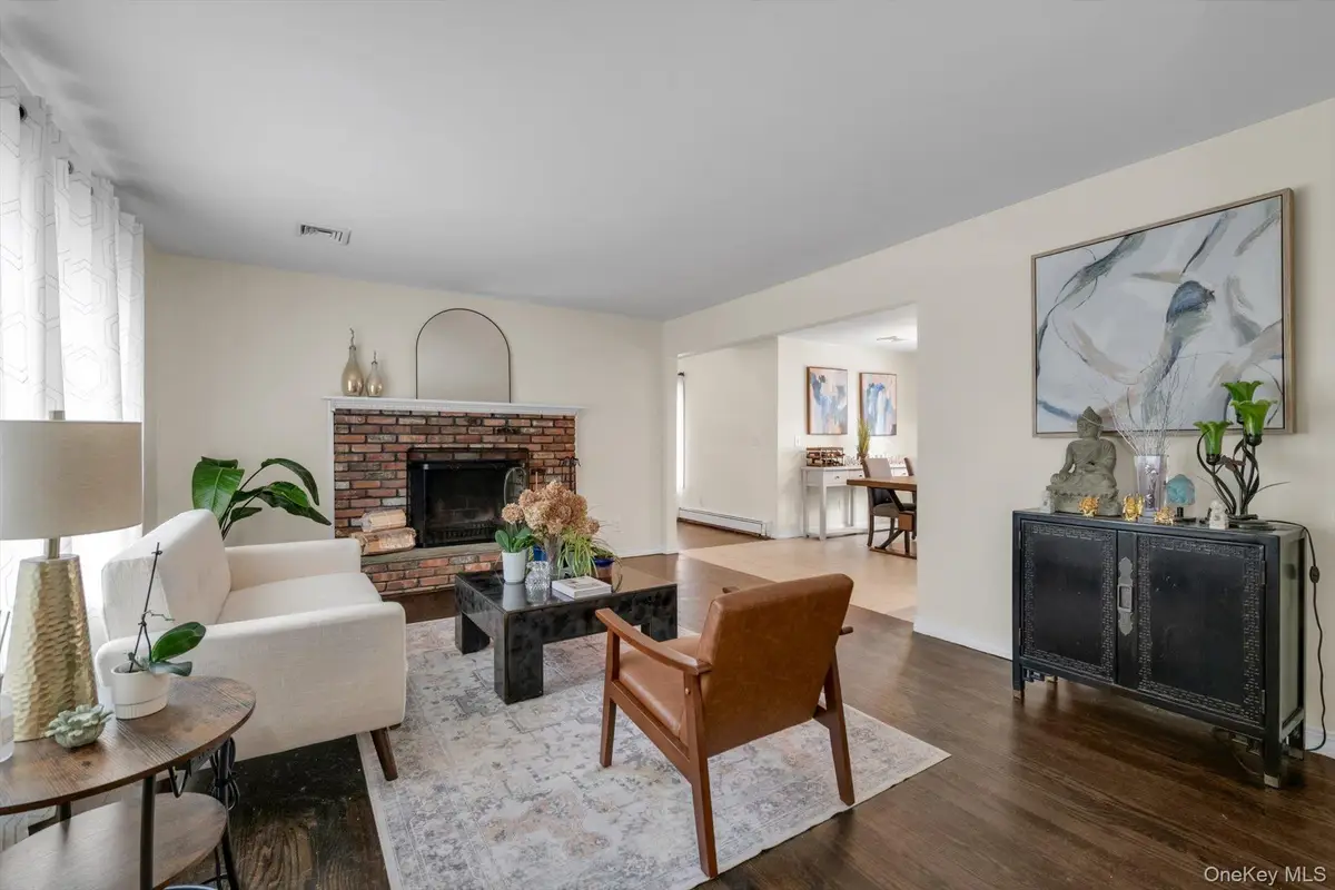 17 Doxey Drive, Glen Cove, NY 11542 - #1