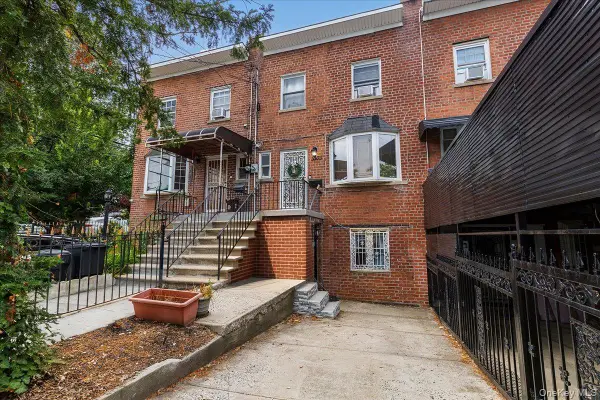 3303 Eastchester Road, Bronx, NY 10469
