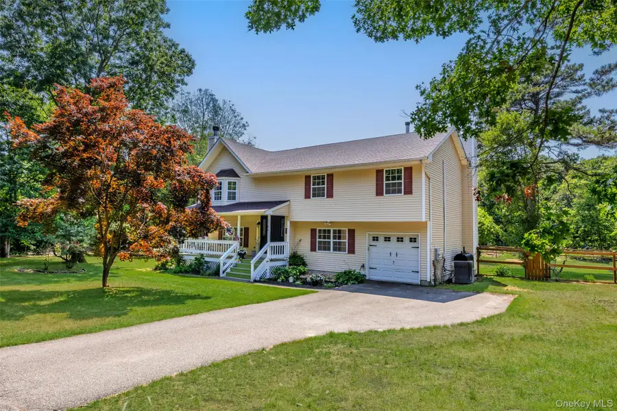 22 Bellhaven Road, Bellport, NY 11713 - #2