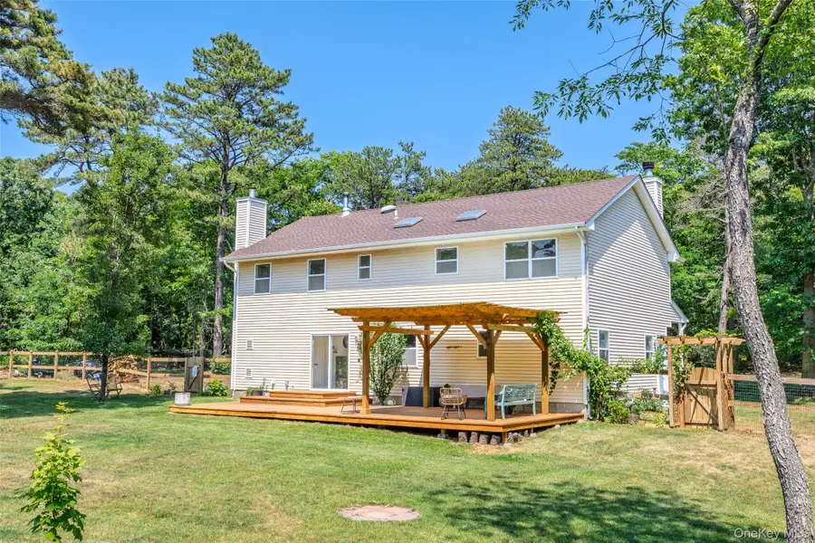 22 Bellhaven Road, Bellport, NY 11713 - #3