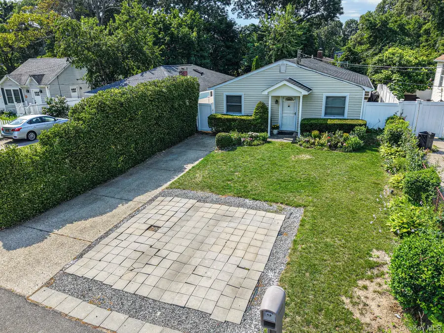 48 Oakmont Avenue, Selden, NY 11784 - #2