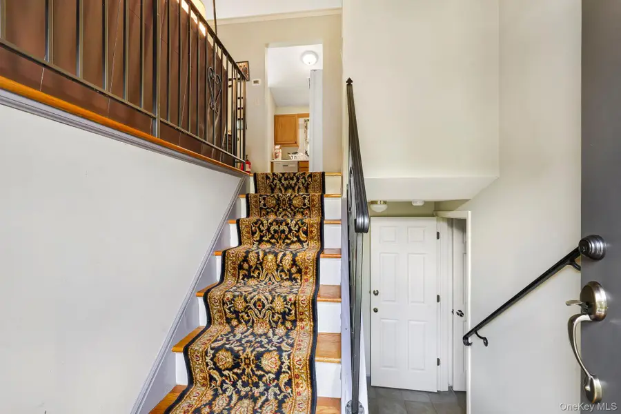 3 Stanford Court, Walden, NY 12586 - #2