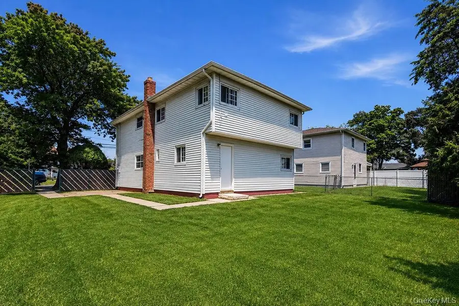 218 Montana Avenue, Bay Shore, NY 11706 - #2