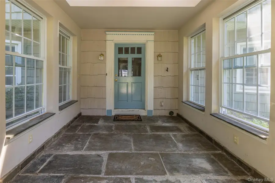 9 Lois Lane, Katonah, NY 10536 - #2