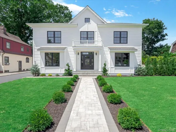 8 Brixton Road, Garden City, NY 11530